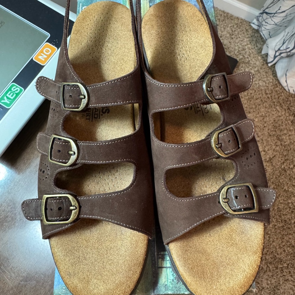 SAS Brown Sandals with Adjustable Straps and Contoured Footbed